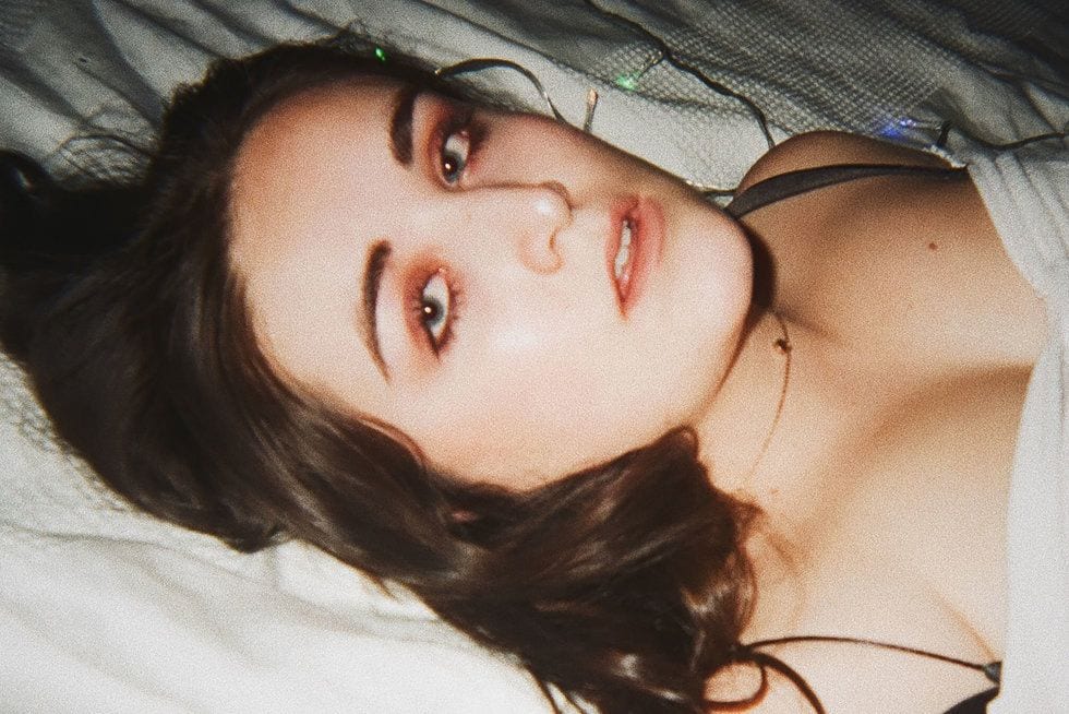 Lauren Aquilina Debuts Fragile New Single “Tobacco in My Sheets” (premiere + interview)