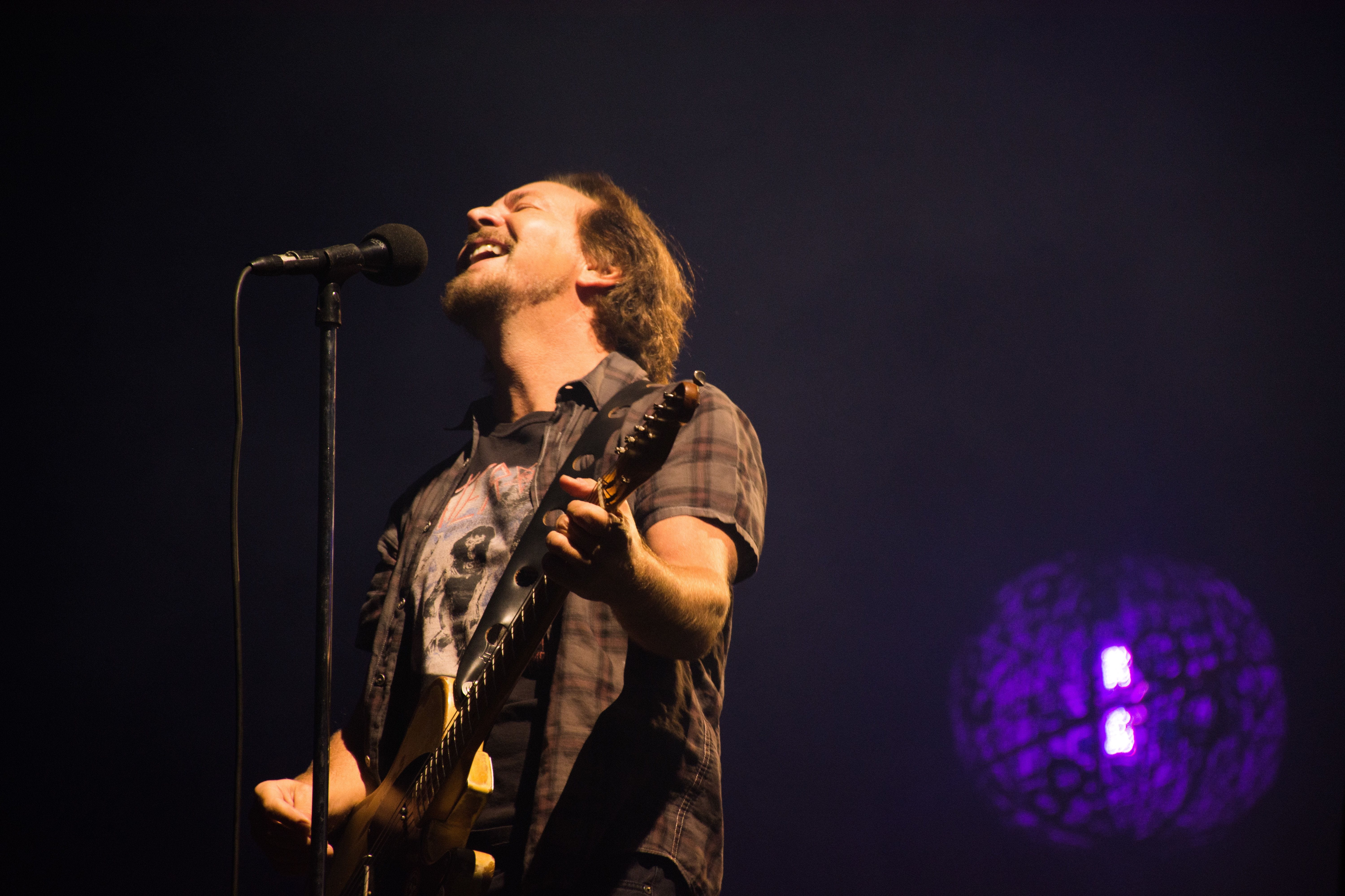 Mad Cool Festival Day 1: Pearl Jam Get 80,000 People to Cry, Tame Impala and Kasabian Mesmerize the Crowds