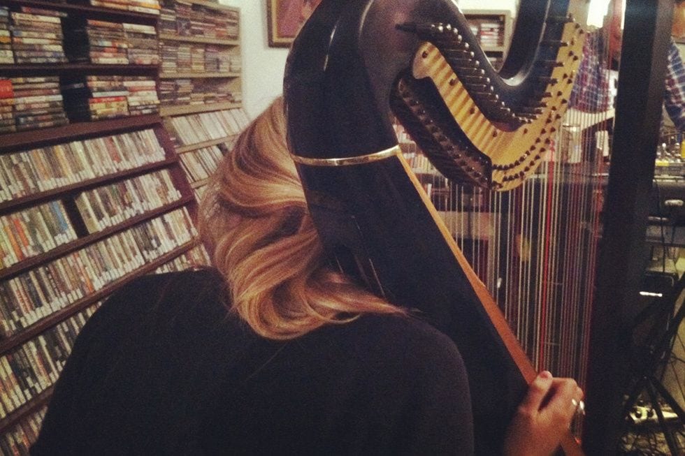 Mary Lattimore Uses Technology to Re-contextualize the Classical Harp on ‘Hundreds of Days’