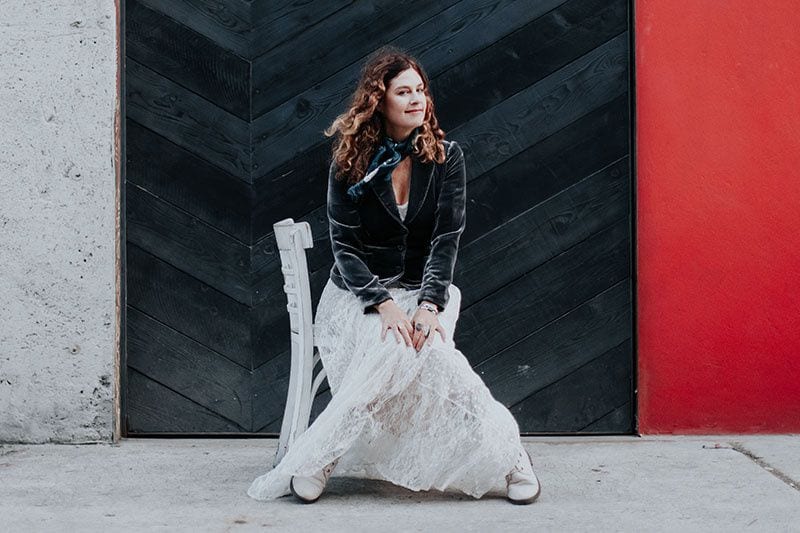 Louise Goffin – “Let Me in Again” (video) (premiere)