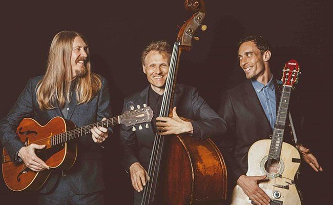 The Wood Brothers: Live at the Barn