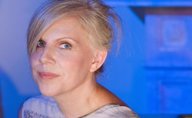 “A Joyful, Very Happy Feeling”: A Conversation With Tanya Donelly of Belly