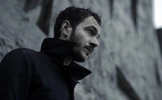 Editors – “All the Kings” (Singles Going Steady)
