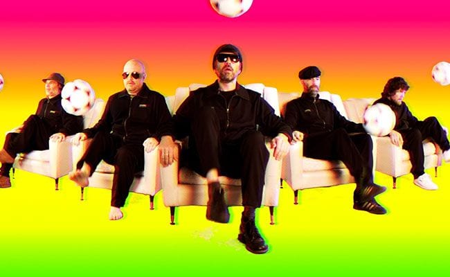 Super Furry Animals – “BingBong” (Singles Going Steady)