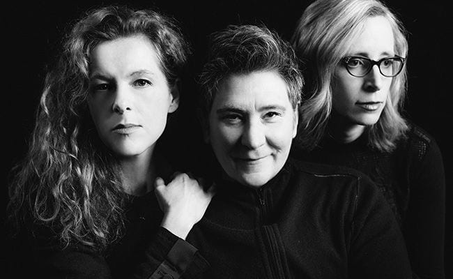 case/lang/veirs – “Honey and Smoke” (Singles Going Steady)