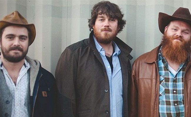 left-coast-country-burnin-old-pictures-of-you-audio-premiere