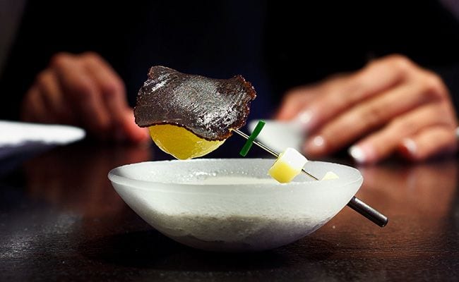 Alinea Emphasizes Ideology: You Have No Choice But to Think While You Eat