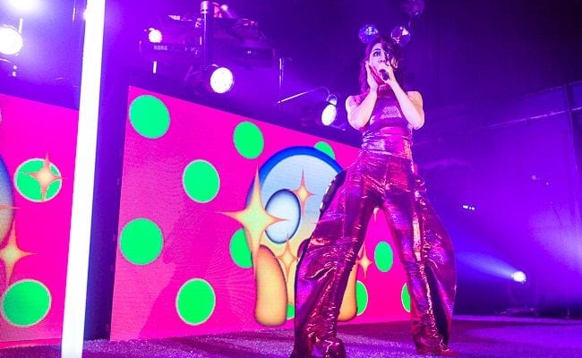 Marina and the Diamonds Wrap Up U.S. Tour at Terminal 5 (Photos)