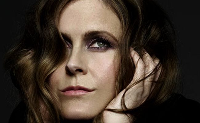 Alison Moyet – “All Cried Out (Live)” (audio) (Premiere)