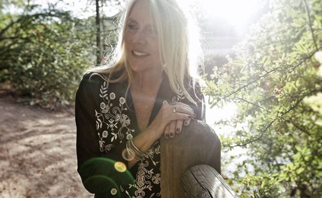 Pegi Young and the Survivors – “Lonely Women Make Good Lovers” (audio) (Premiere)