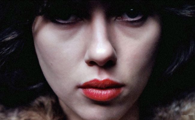 Mysterious Aliens and Inscrutable Humans in Jonathan Glazer’s ‘Under the Skin’