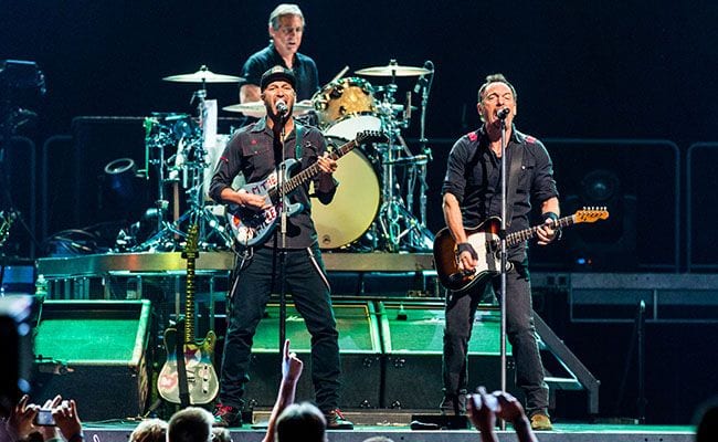 Bruce Springsteen: 17 May 2014 – Mohegan Sun Arena, Uncasville, CT (Photos)