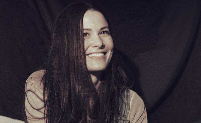 181081-carly-ritter-it-dont-come-easy-video-premiere1