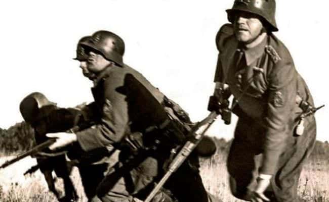 177927-uneasy-truces-war-in-peace-paramilitary-violence-in-europe-after-the