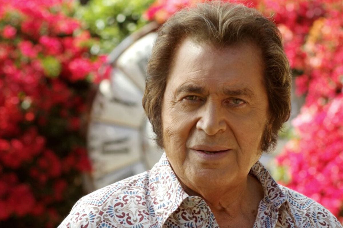 Engelbert Humperdinck Releases His First Music Video Ever with “You” (premiere)