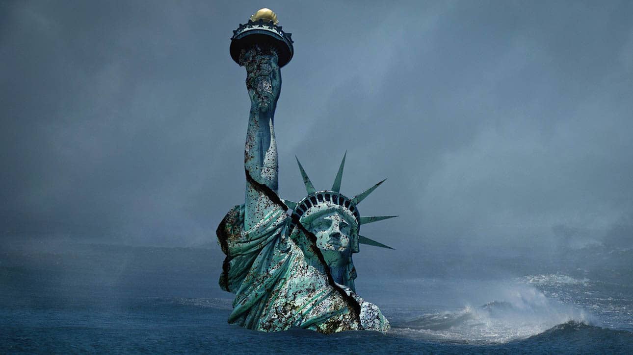 Sinking Statue of Liberty: Image by Photo Mix from Pixabay