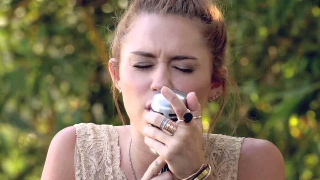 Miley Cyrus: The Back Yard Sessions | video still