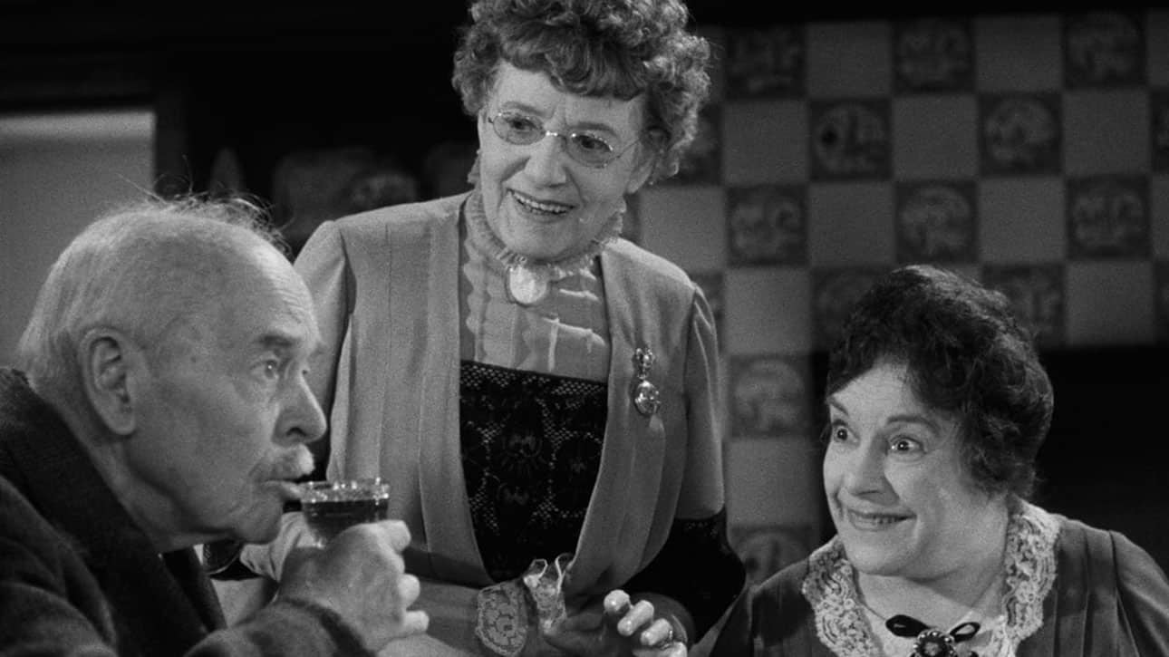 Frank Capra: Arsenic and Old Lace | Criterion (2022)