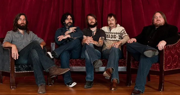 Band of Horses’ Beloved Bonus Track Is the Perfect Fit