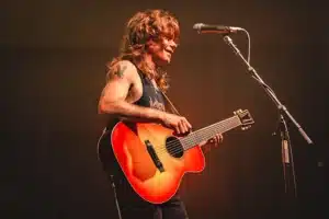 Jesse Welles Electrifies Berkeley and America