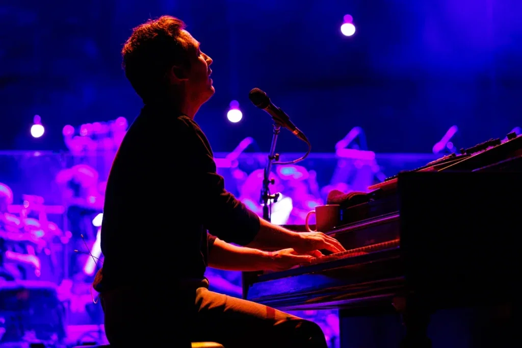 Amazing Evening with Gregory Alan Isakov and Symphony at Red Rocks » PopMatters