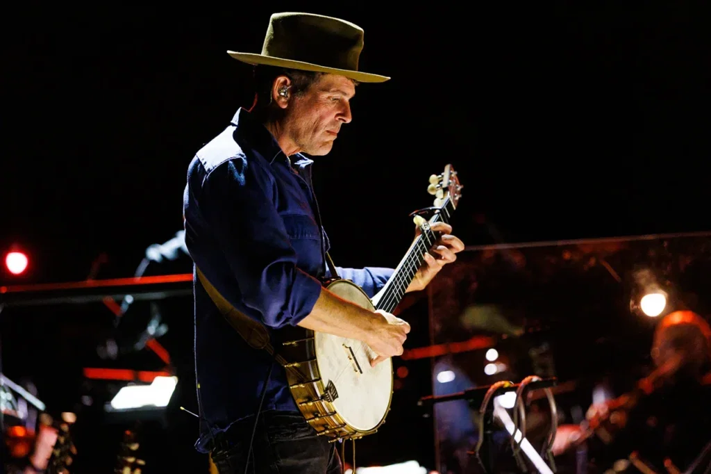 Amazing Evening with Gregory Alan Isakov and Symphony at Red Rocks » PopMatters